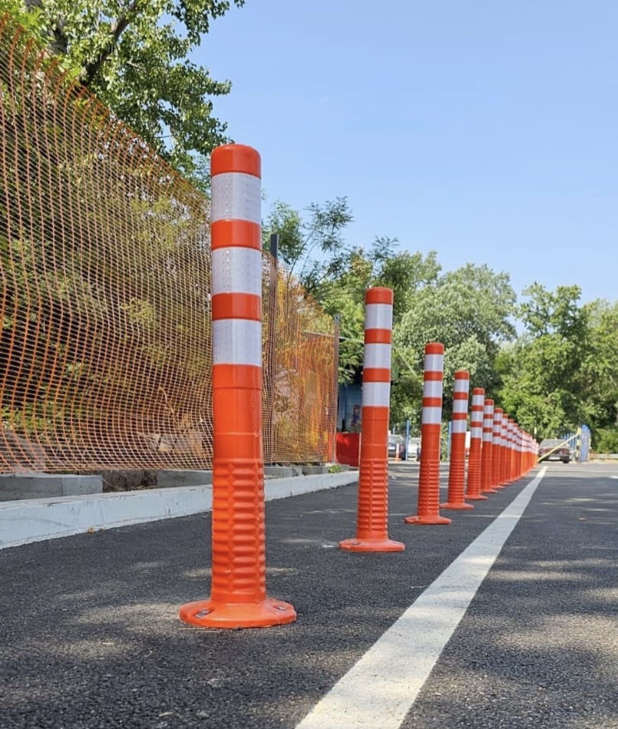 Flexible Traffic Delineator Post – High Visibility & Durable | Made in EU